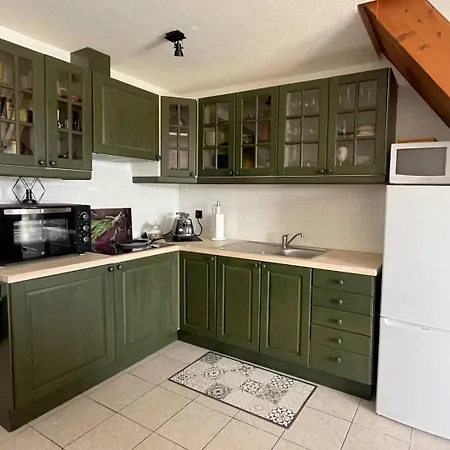 Maisonnette Avec Belle Vue Et Piscine 5jrd35 شقة