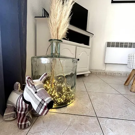 Maisonnette Avec Belle Vue Et Piscine 5jrd35 شقة